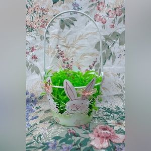 Metal Decorated Bunny Basket